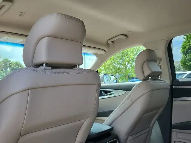 2019 Lincoln Nautilus - $19,990