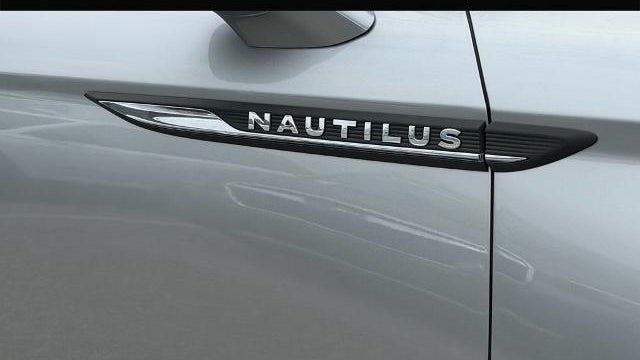2022 Lincoln Nautilus Standard