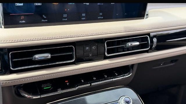 2022 Lincoln Nautilus Standard