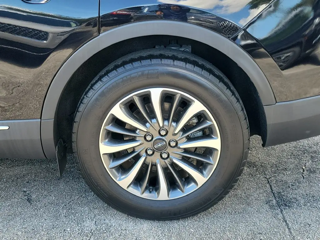 2022 Lincoln Nautilus - $24,995