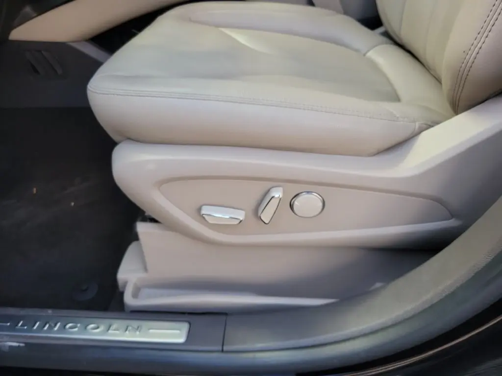 2022 Lincoln Nautilus - $24,995