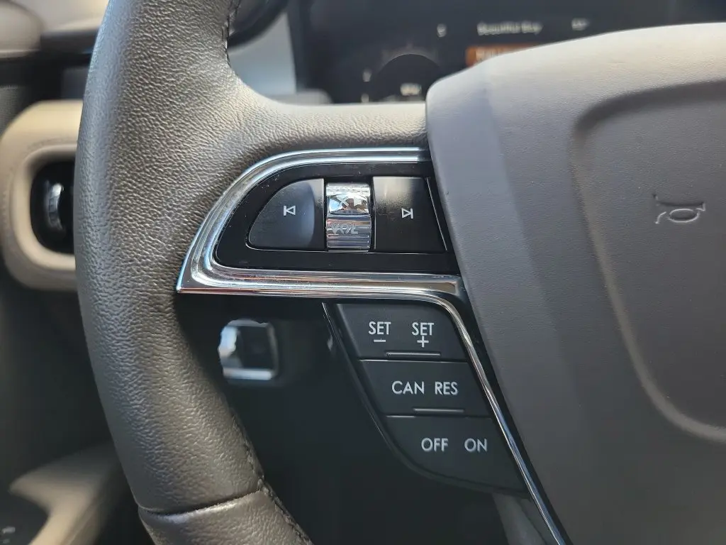 2022 Lincoln Nautilus - $24,995
