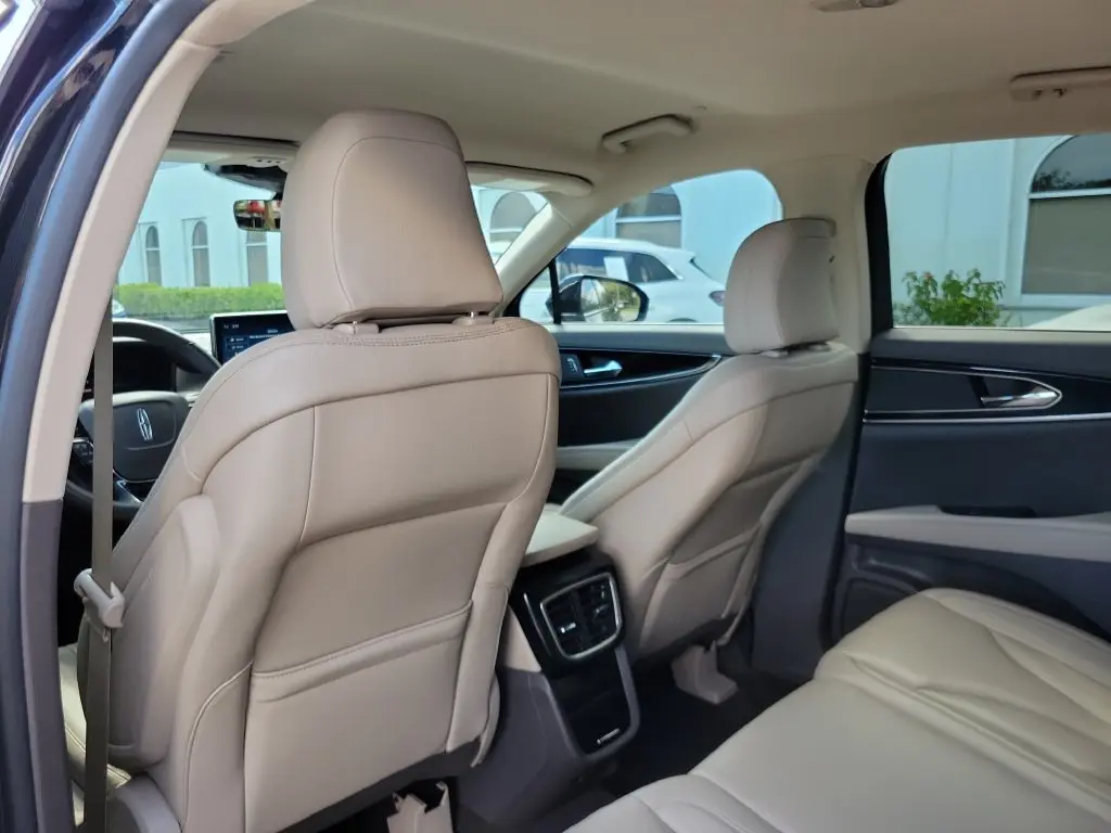 2022 Lincoln Nautilus - $24,995