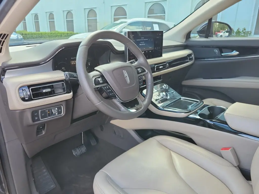 2022 Lincoln Nautilus - $24,995