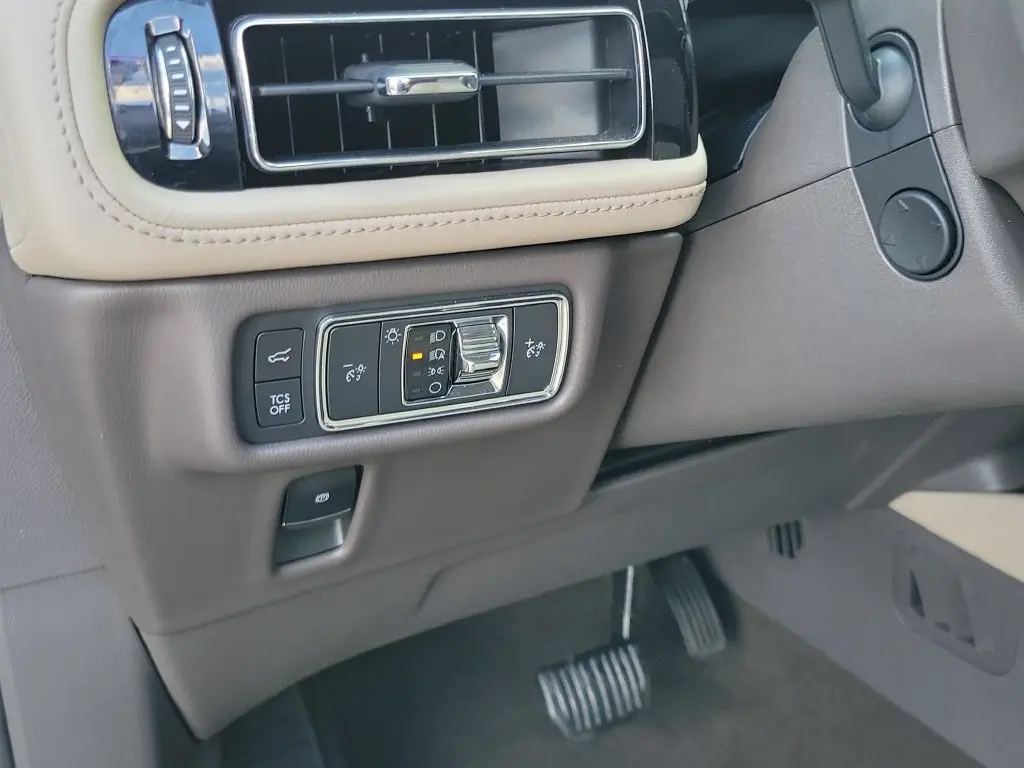 2022 Lincoln Nautilus - $24,995