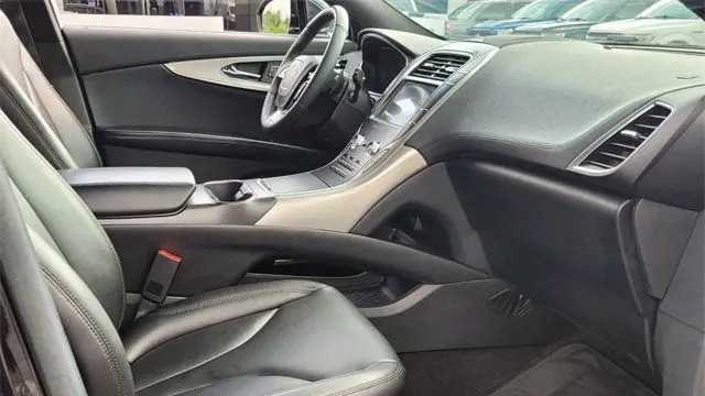 2020 Lincoln Nautilus Standard