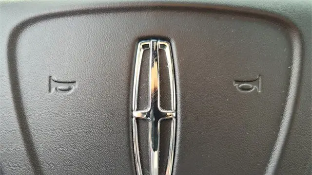 2020 Lincoln Nautilus Standard