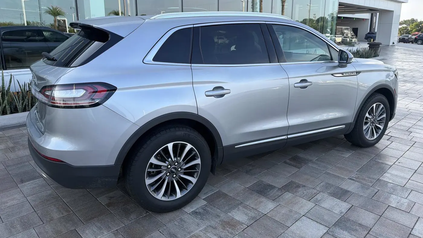 2022 Lincoln Nautilus Standard