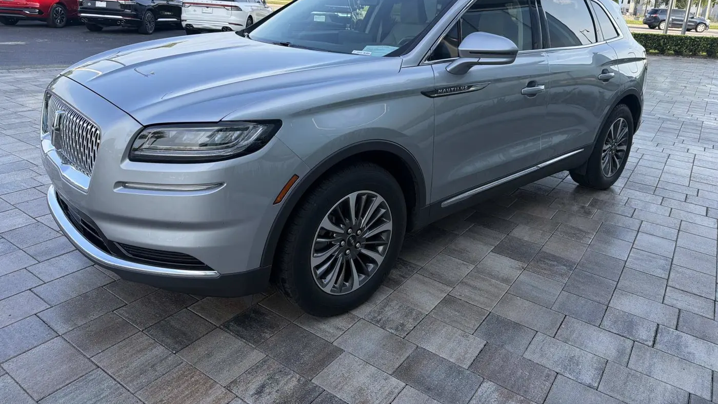 2022 Lincoln Nautilus Standard