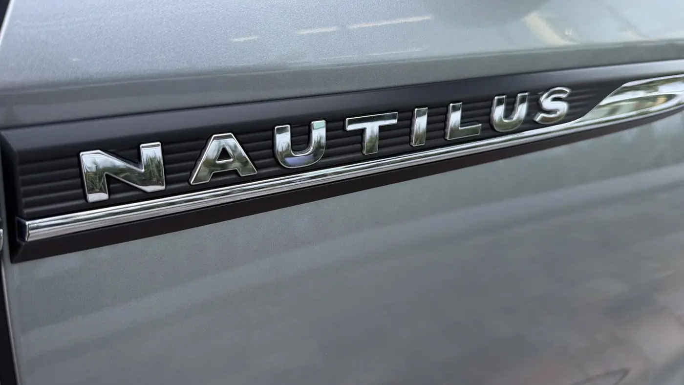 2022 Lincoln Nautilus Standard