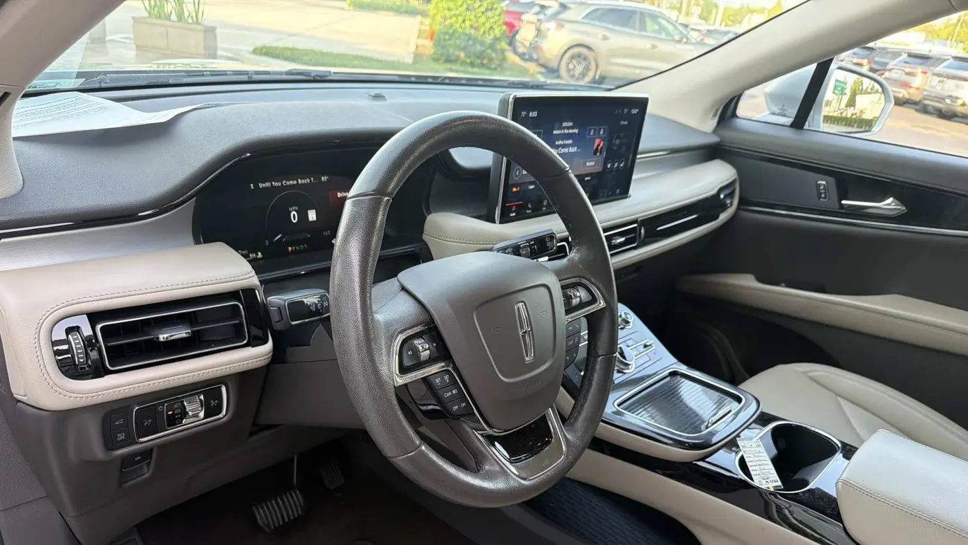 2022 Lincoln Nautilus Standard