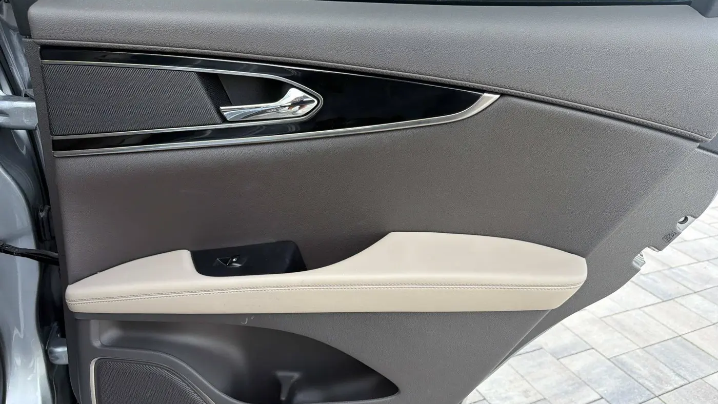 2022 Lincoln Nautilus Standard