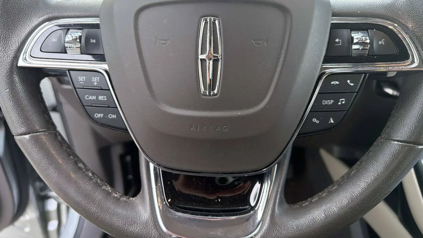 2022 Lincoln Nautilus Standard