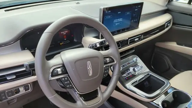 2023 Lincoln Nautilus Standard