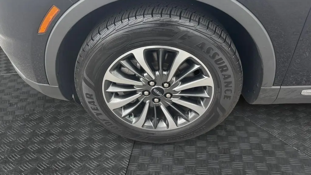 2022 Lincoln Nautilus Standard