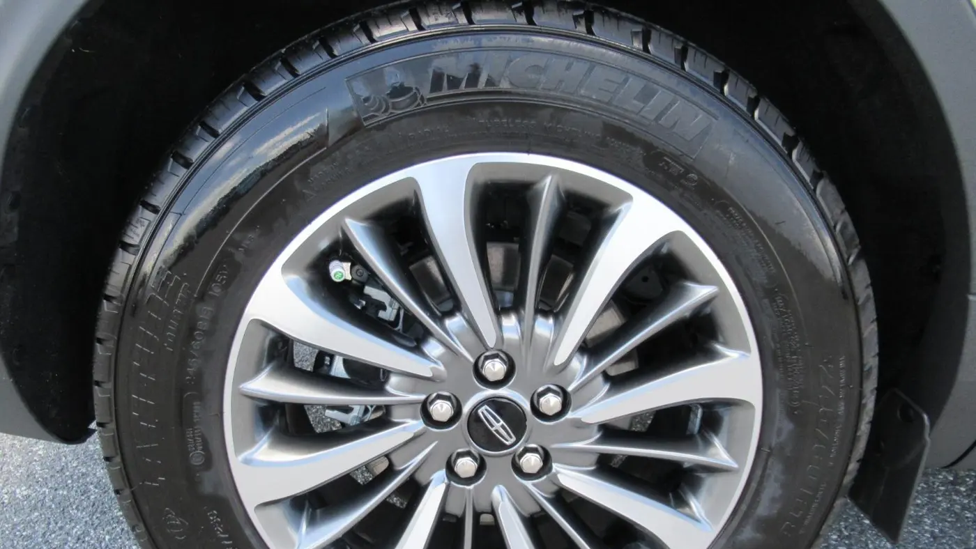 2022 Lincoln Nautilus Standard