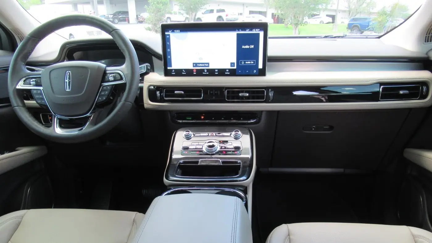 2022 Lincoln Nautilus Standard