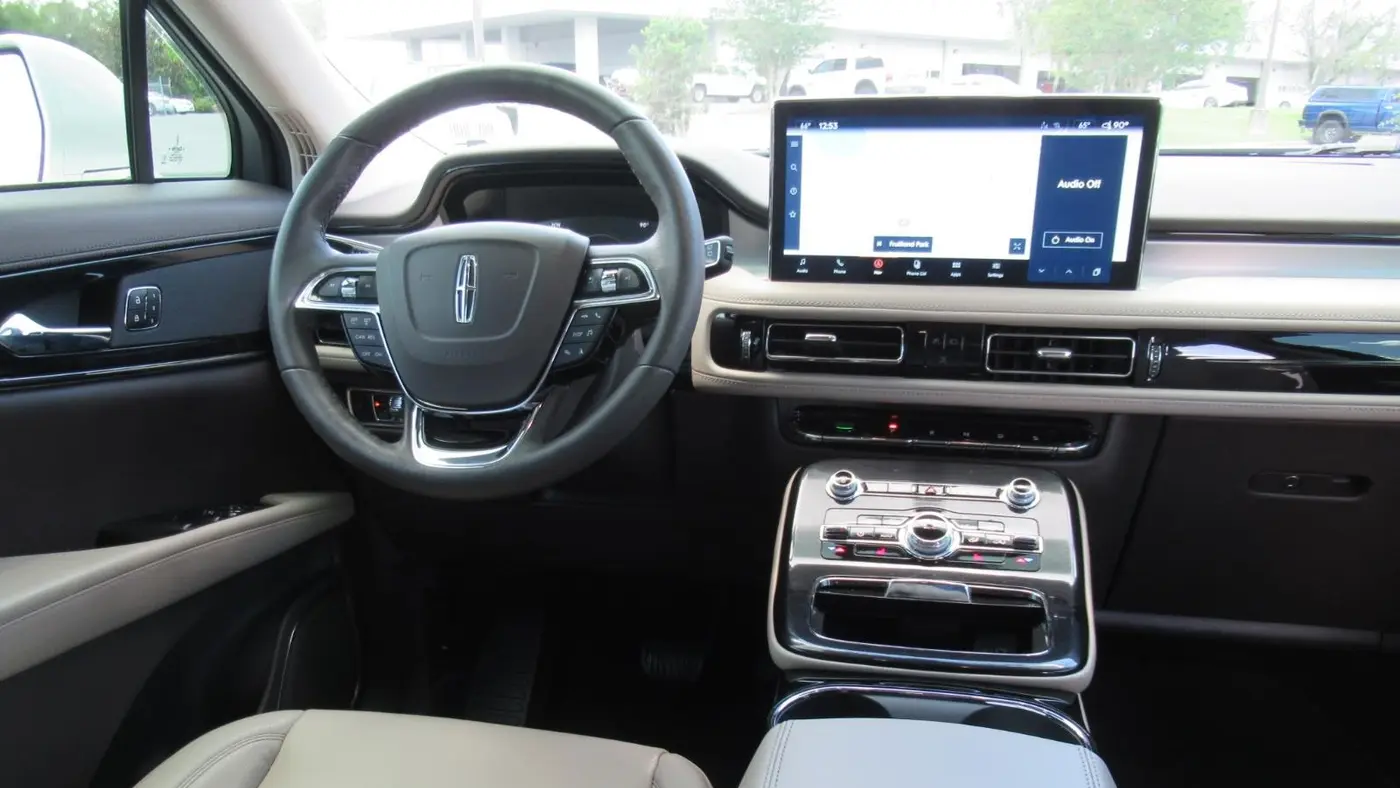 2022 Lincoln Nautilus Standard