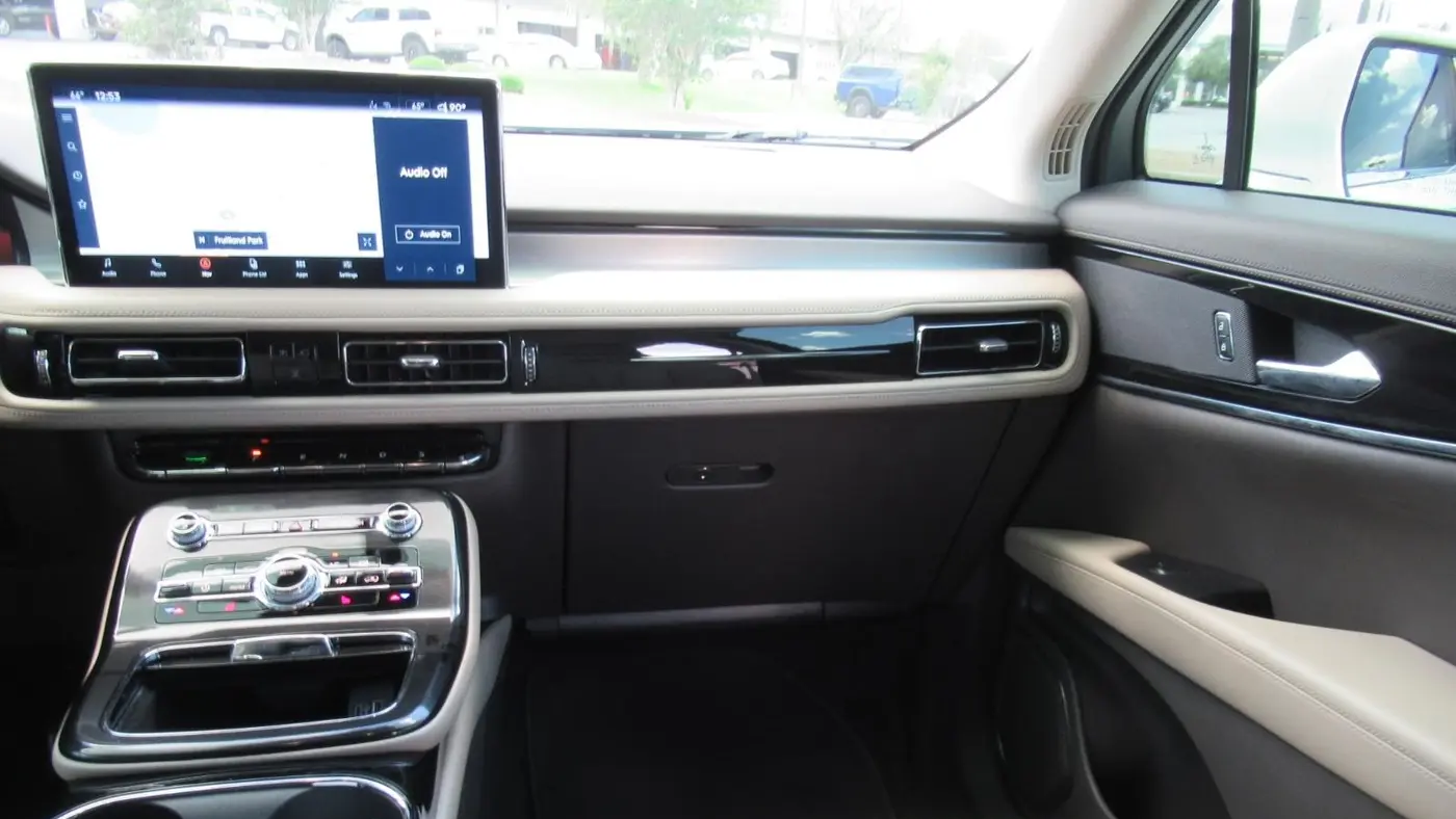 2022 Lincoln Nautilus Standard