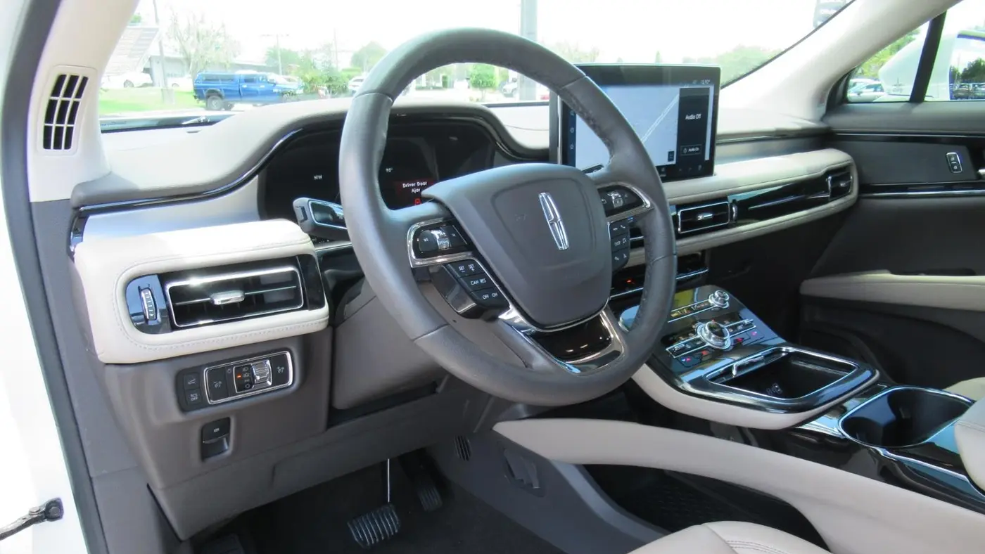 2022 Lincoln Nautilus Standard