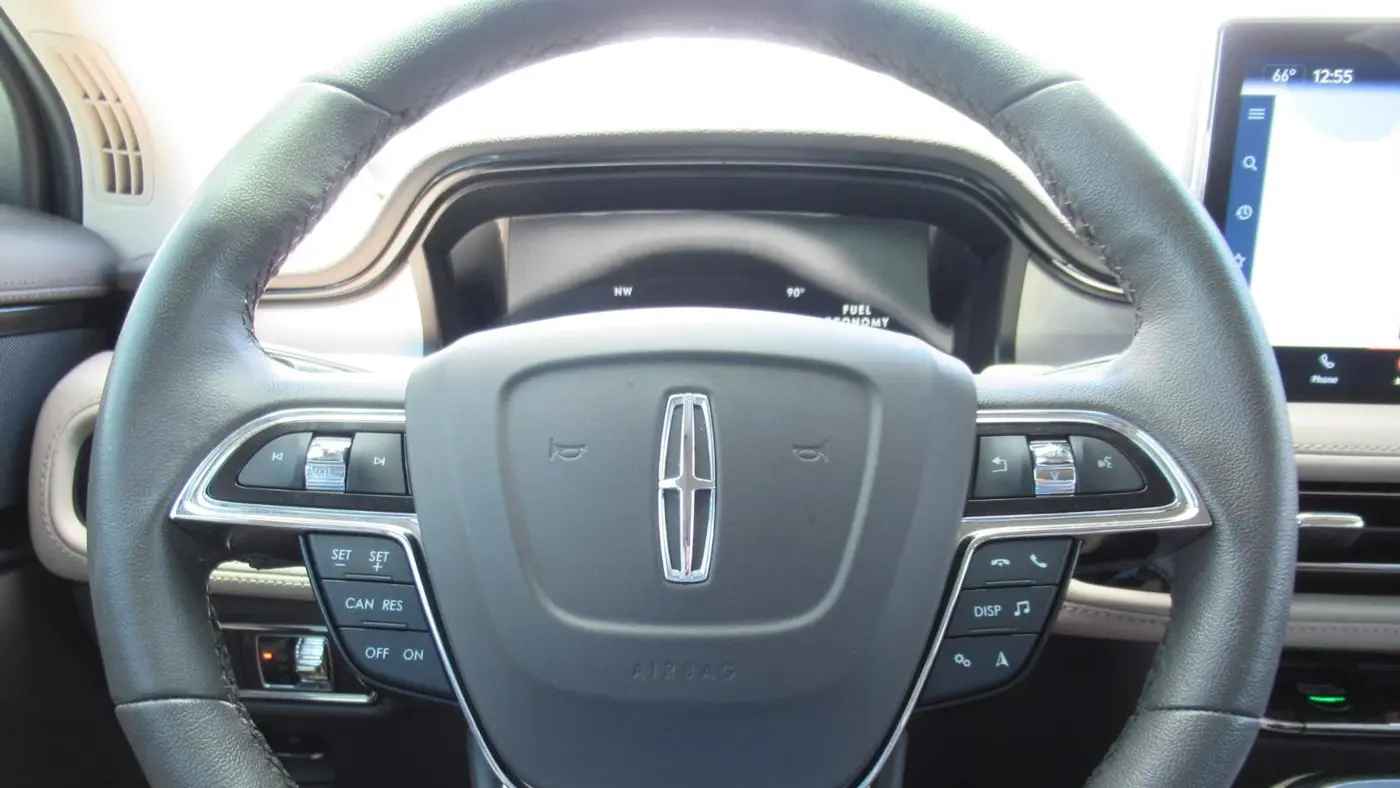 2022 Lincoln Nautilus Standard