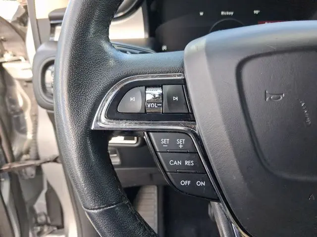 2023 Lincoln Nautilus - $24,990