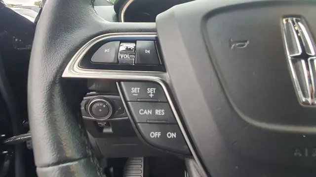 2020 Lincoln Nautilus Standard
