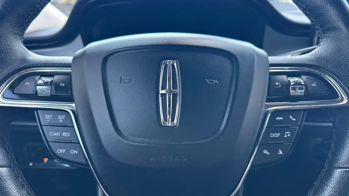 2022 Lincoln Nautilus Standard