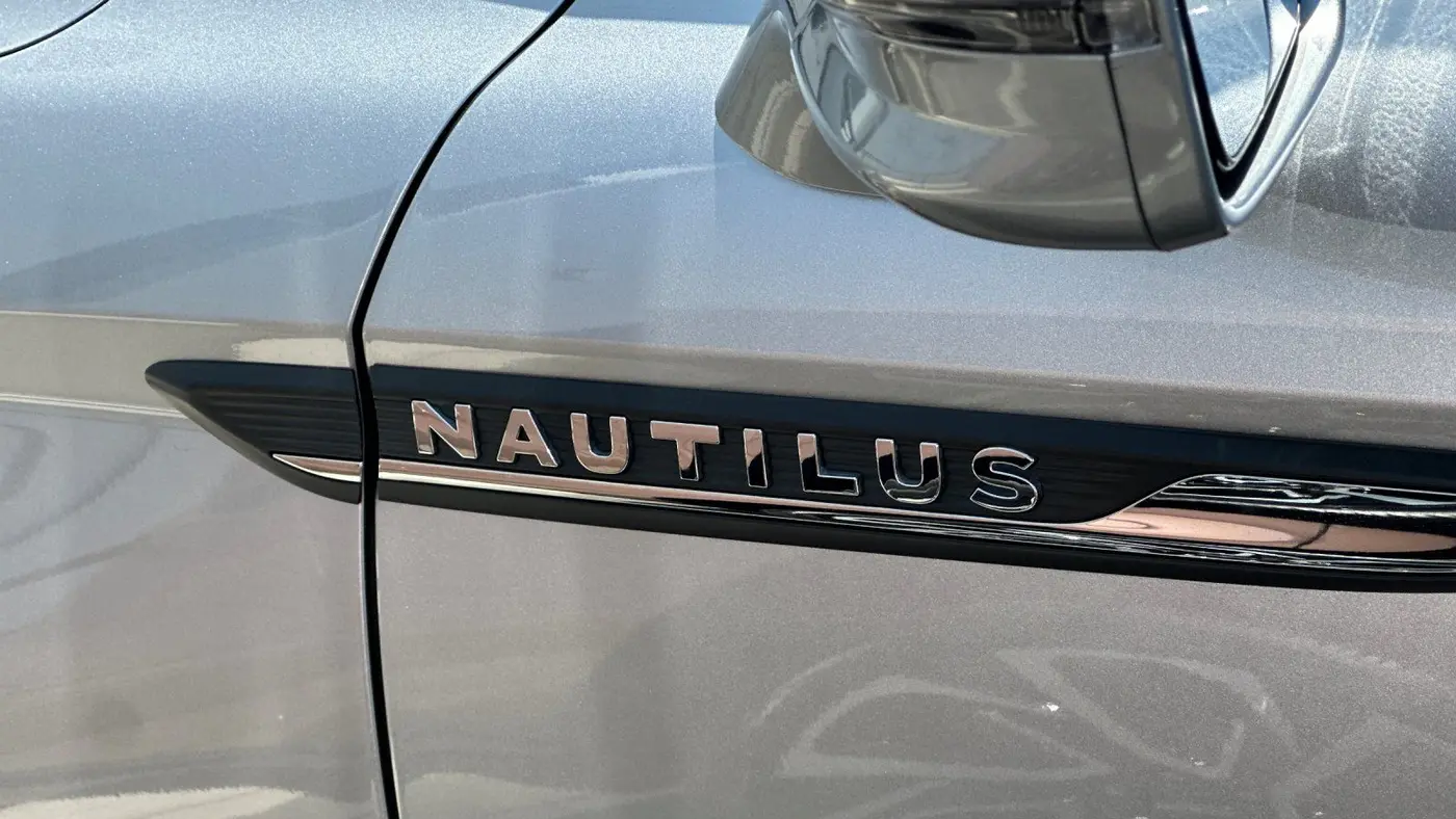 2022 Lincoln Nautilus Standard
