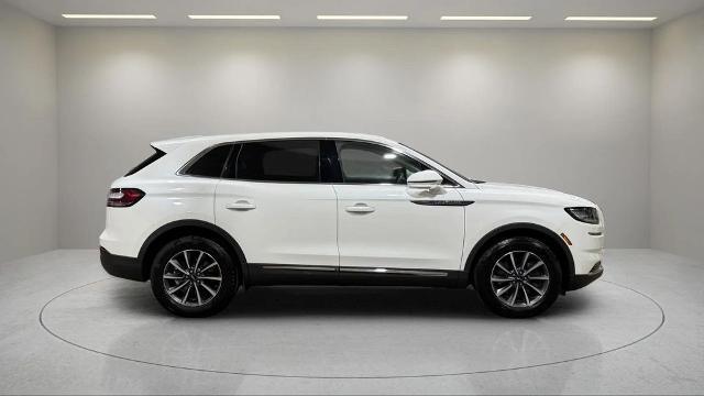 2022 Lincoln Nautilus Standard — photo 1 of 12
