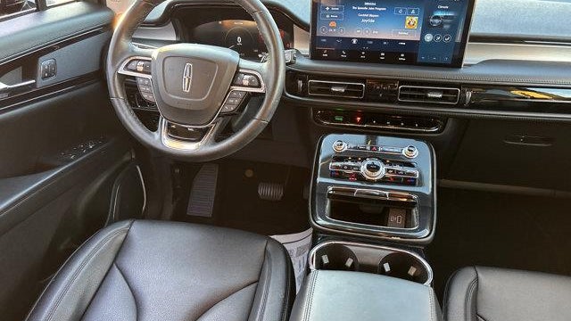 2023 Lincoln Nautilus Standard