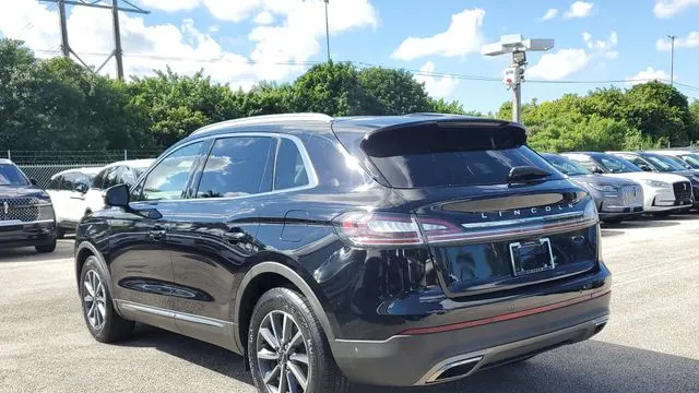 2022 Lincoln Nautilus Standard