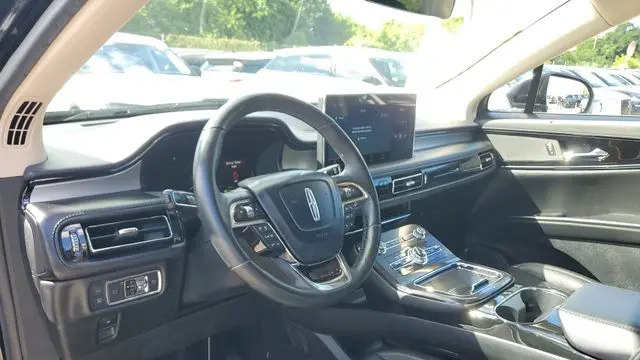 2022 Lincoln Nautilus Standard