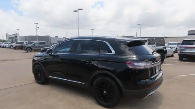 2022 Lincoln Nautilus Standard