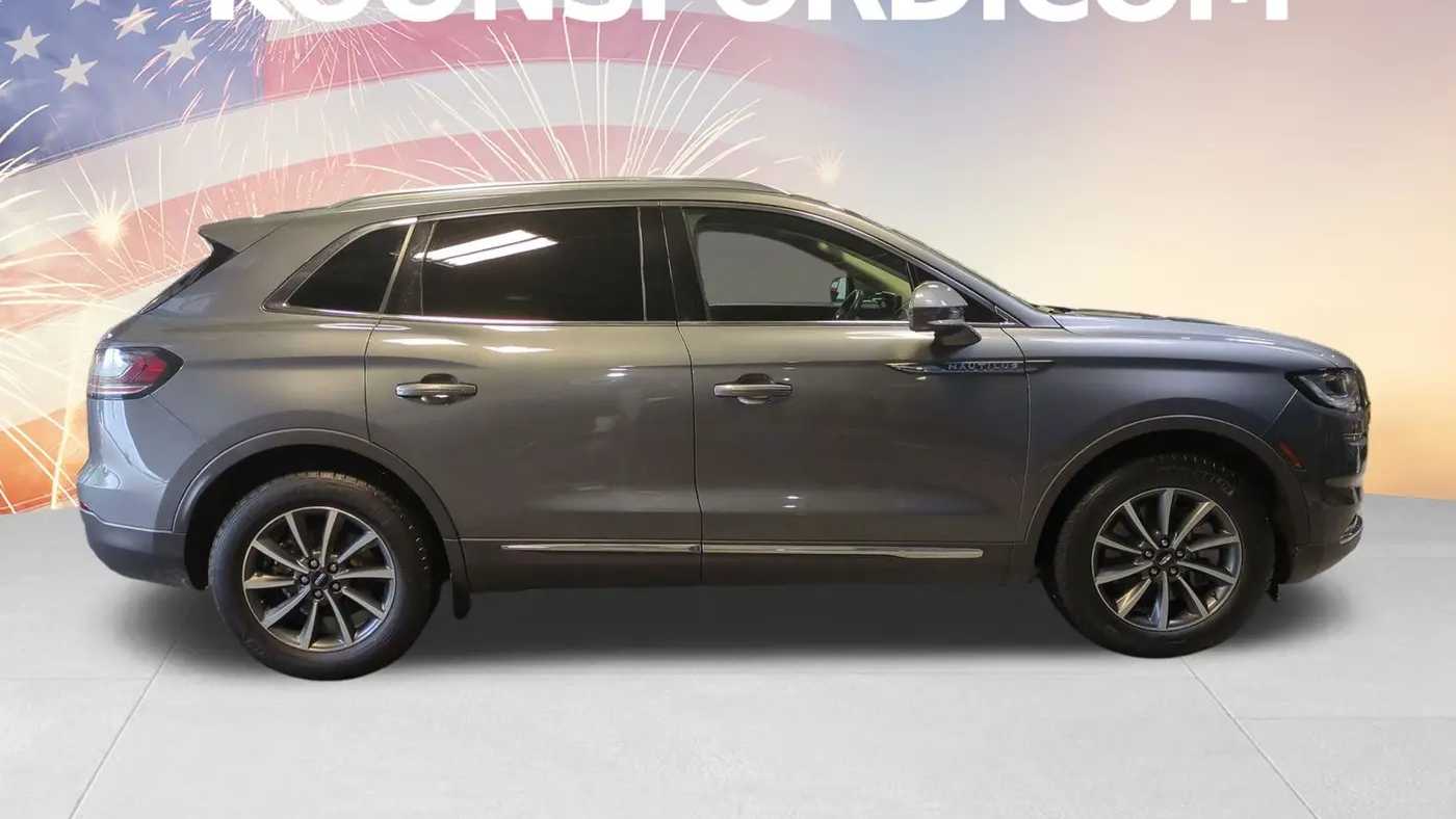 2022 Lincoln Nautilus Standard