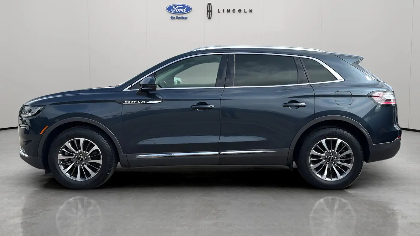 2022 Lincoln Nautilus Standard