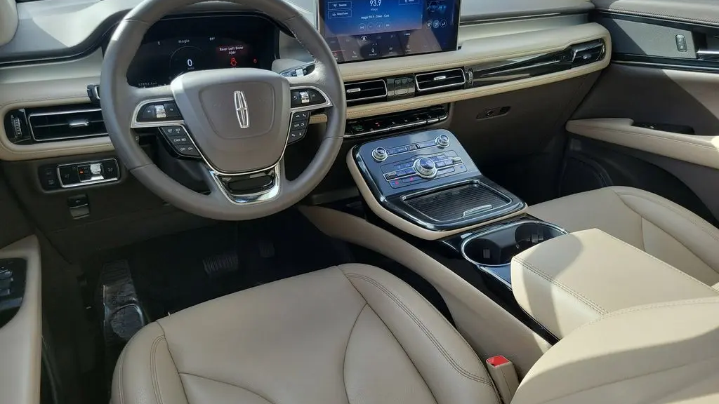 2023 Lincoln Nautilus Standard