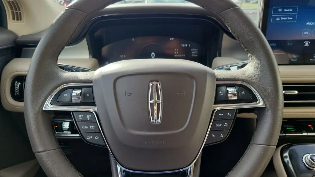 2023 Lincoln Nautilus Standard