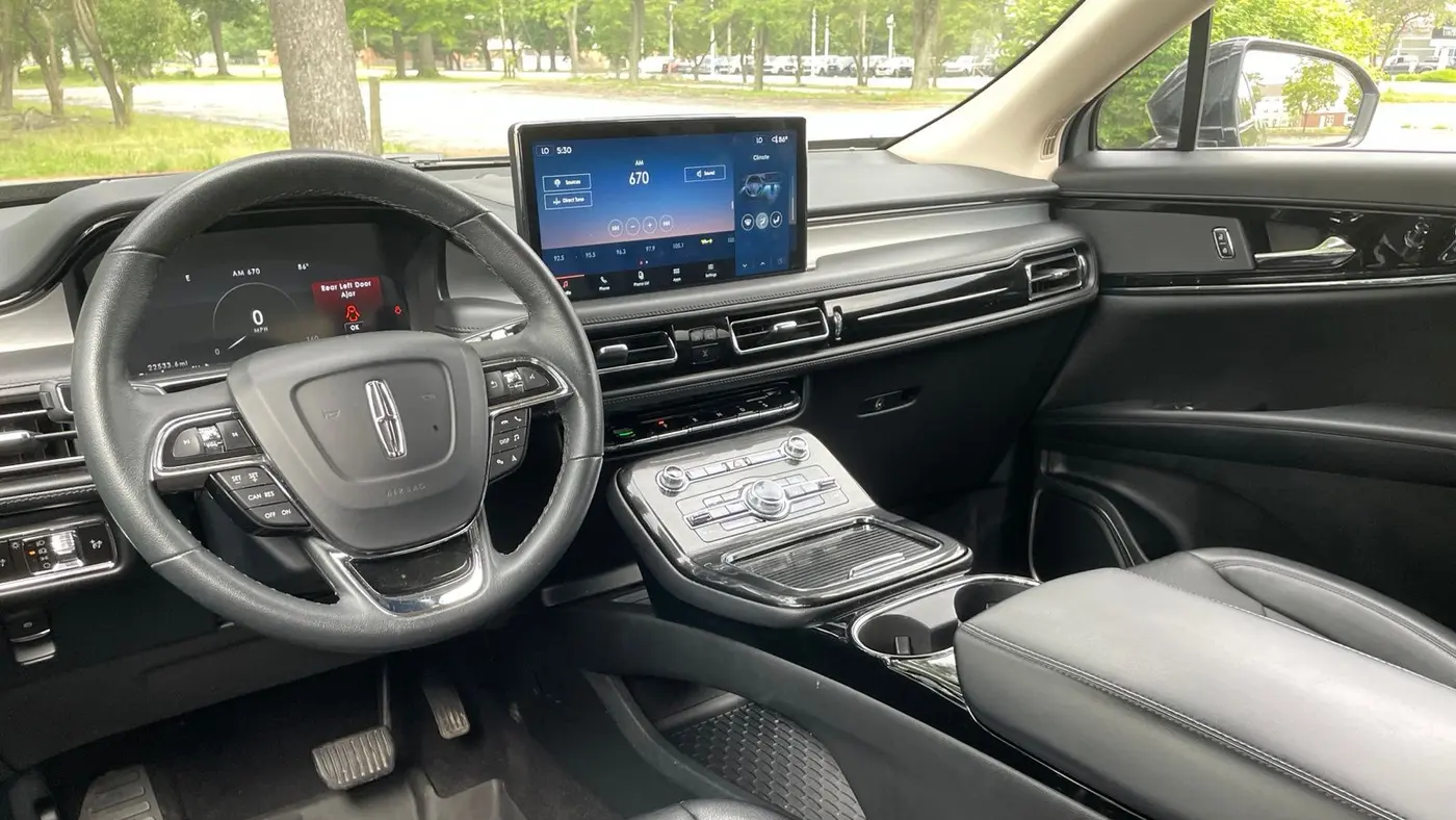 2023 Lincoln Nautilus Standard