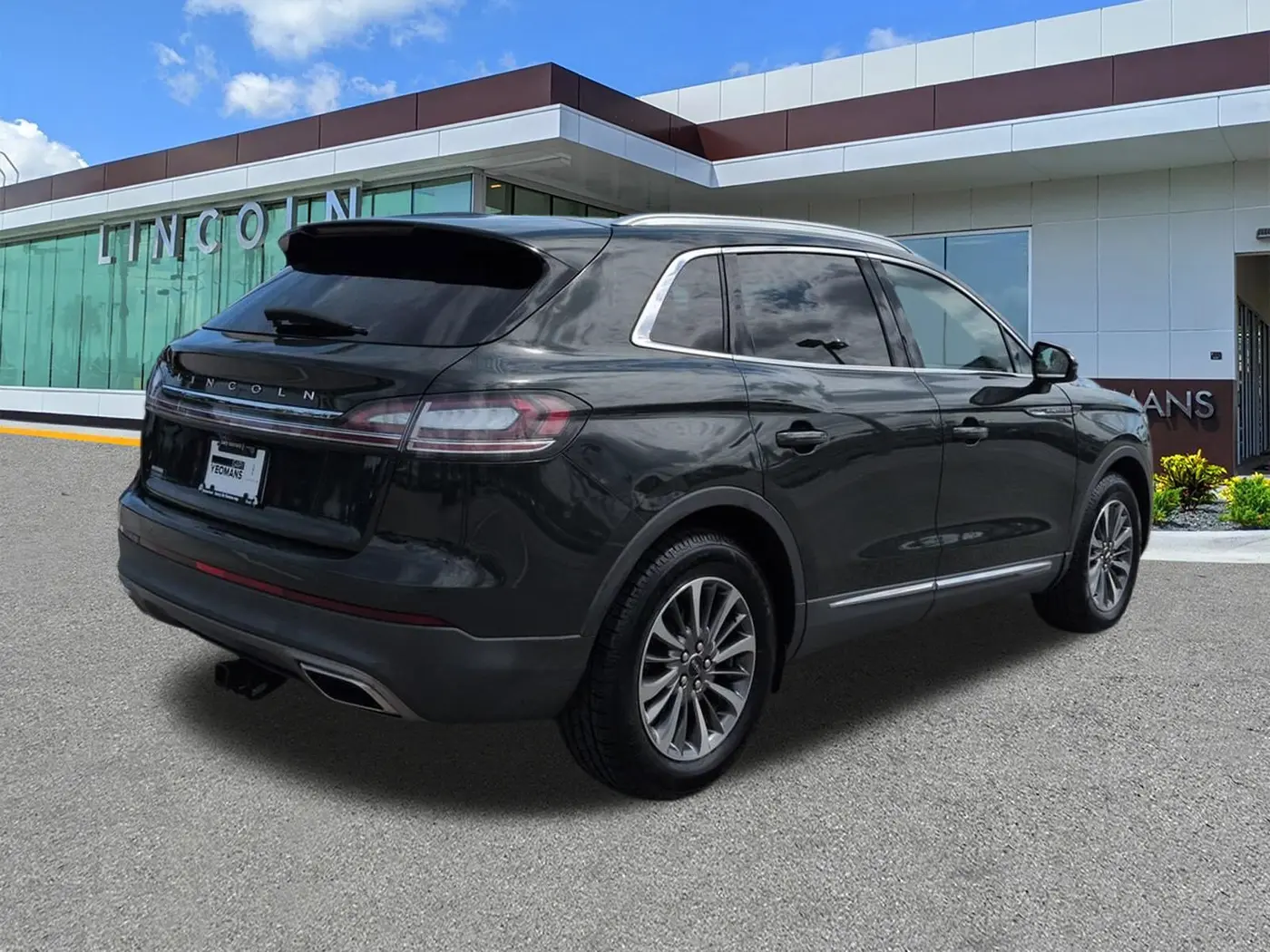 2022 Lincoln Nautilus - $22,114