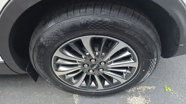 2023 Lincoln Nautilus Standard