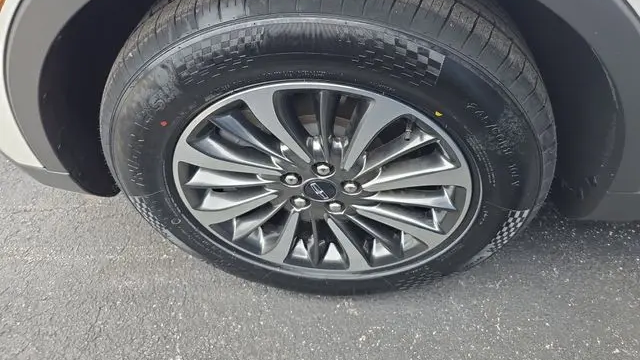 2023 Lincoln Nautilus Standard