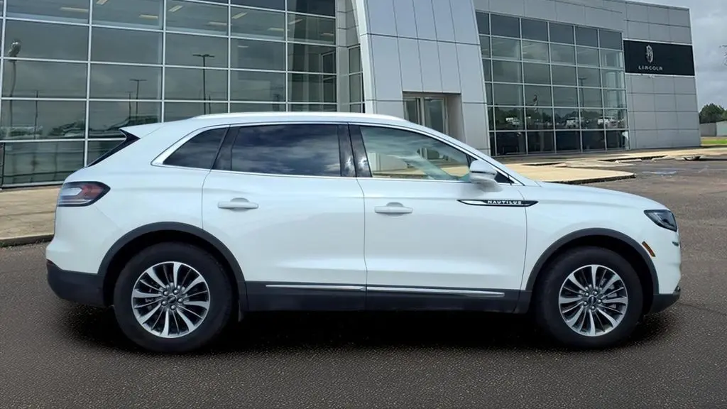 2023 Lincoln Nautilus Standard