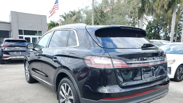 2019 Lincoln Nautilus Select
