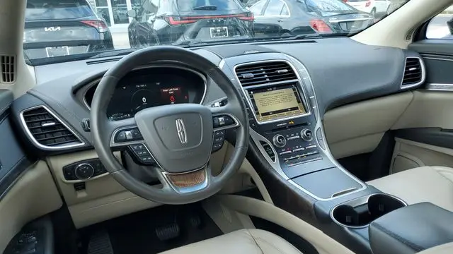 2019 Lincoln Nautilus Select