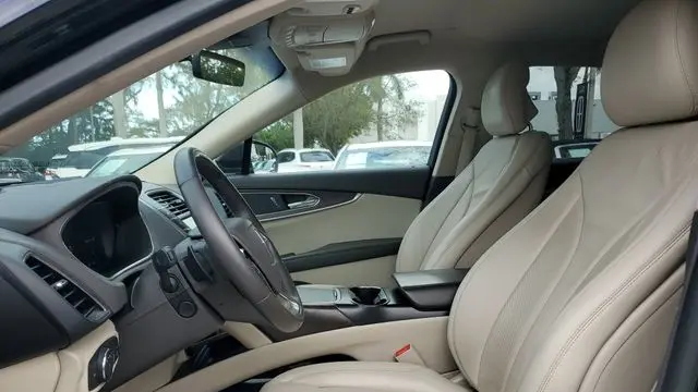 2019 Lincoln Nautilus Select