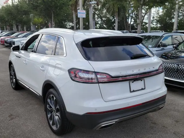 2020 Lincoln Nautilus - $18,990