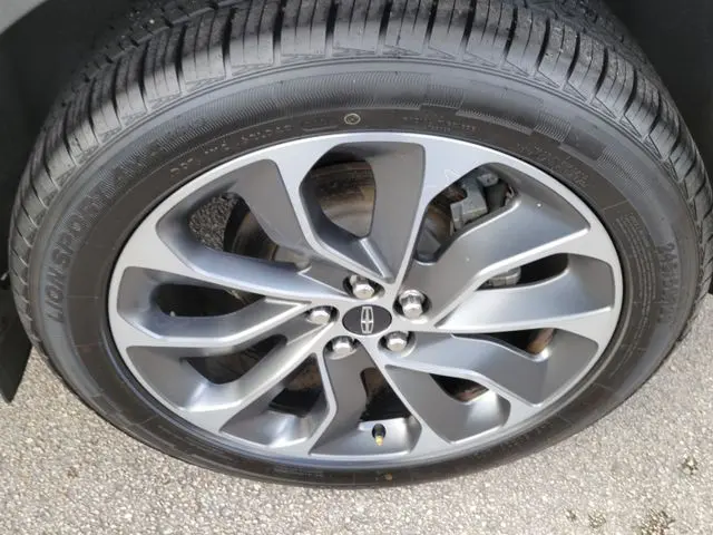 2020 Lincoln Nautilus - $18,990