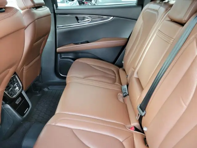 2020 Lincoln Nautilus - $18,990