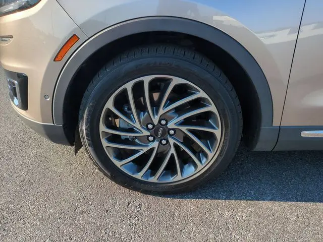 2020 Lincoln Nautilus - $18,499
